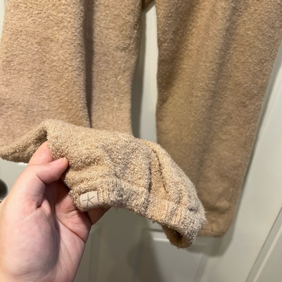 NEW Barefoot dreams beige ecochic jogger pants - Picture 4 of 6